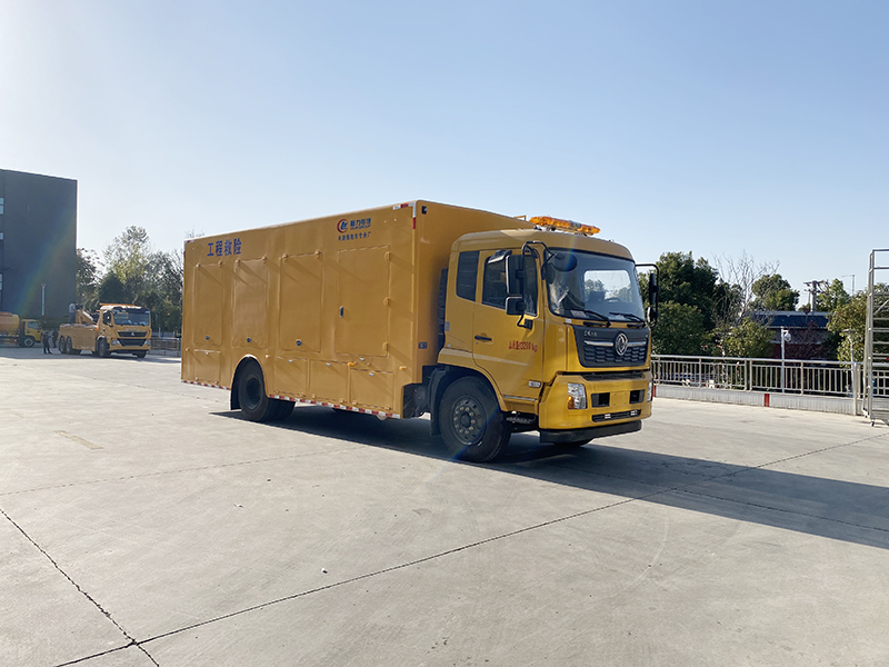 東風(fēng)天錦3000方排水車(chē)(便攜)