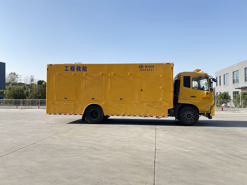 東風(fēng)天錦3000方排水車(chē)(便攜)