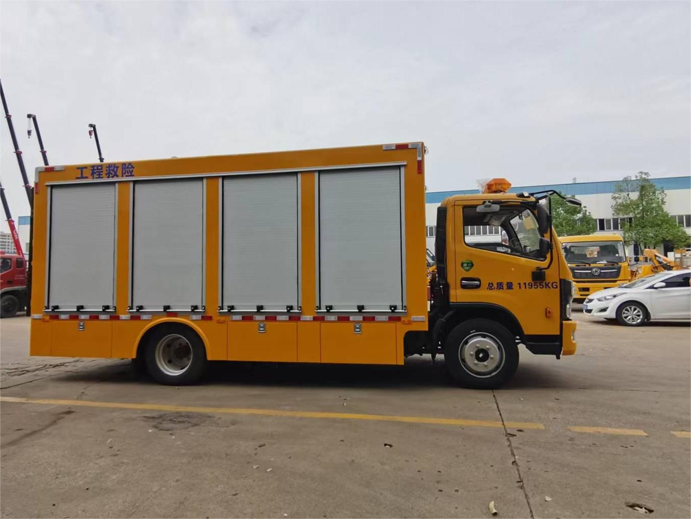 東風(fēng)多利卡D7  2000方排水車(便攜)