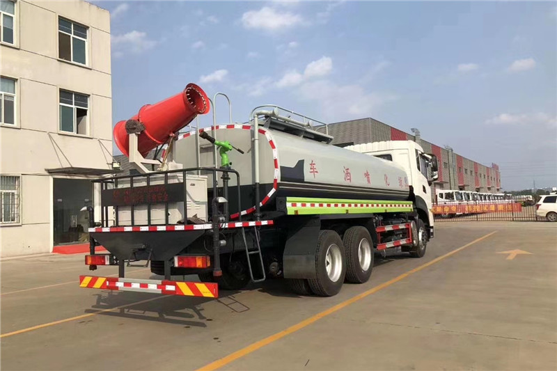 東風天龍后八輪20噸噴霧車，國六綠化噴灑車